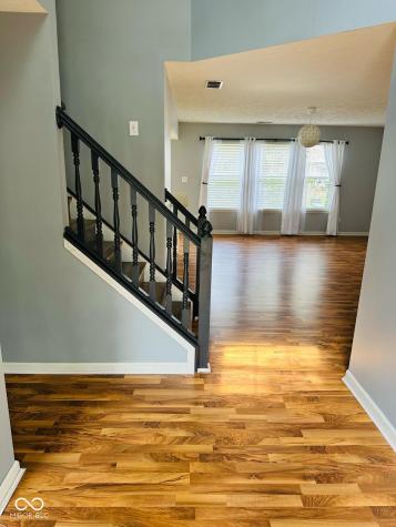 6932 Thousand Oaks Lane Indianapolis IN 46214