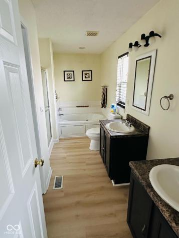 6932 Thousand Oaks Lane Indianapolis IN 46214