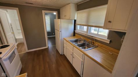 1014 E 7th Street Greenfield IN 46140