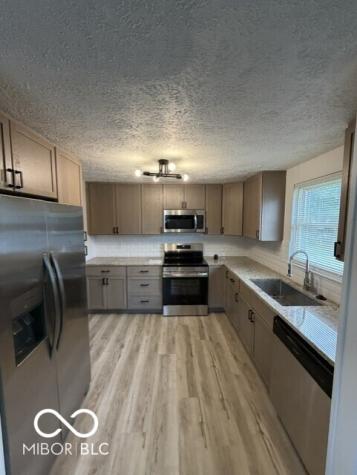 7502 Turnberry Court Indianapolis IN 46237