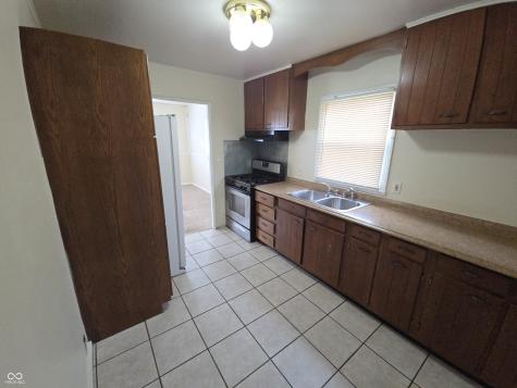 2011 W Kessler Blvd N Drive Indianapolis IN 46222