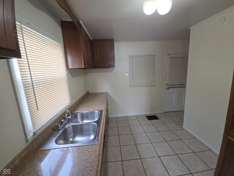 2011 W Kessler Blvd N Drive Indianapolis IN 46222