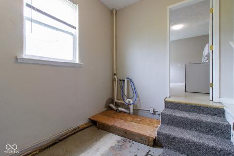 63 S 3rd Avenue Beech Grove IN 46107
