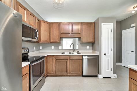11193 Boston Way Fishers IN 46038