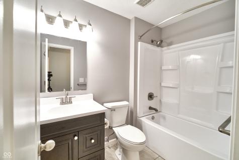 11193 Boston Way Fishers IN 46038