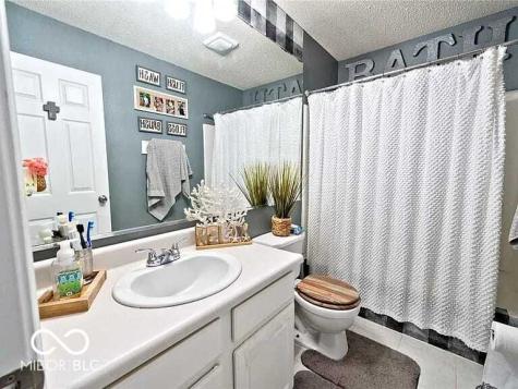 10267 Blue Sky Drive Avon IN 46123