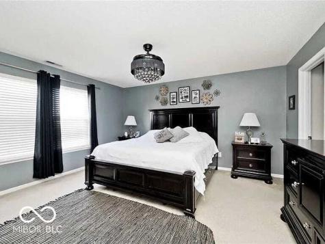 10267 Blue Sky Drive Avon IN 46123