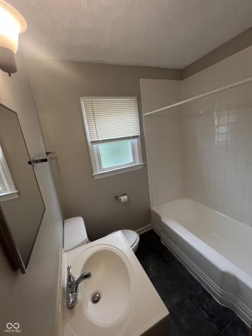 5322 E 19th Place Indianapolis IN 46218