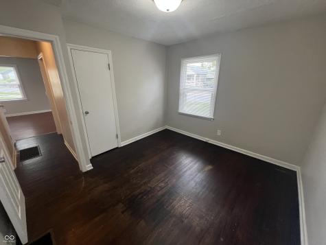 5322 E 19th Place Indianapolis IN 46218