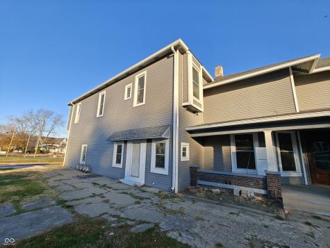 392-1 W Broadway Street Shelbyville IN 46176