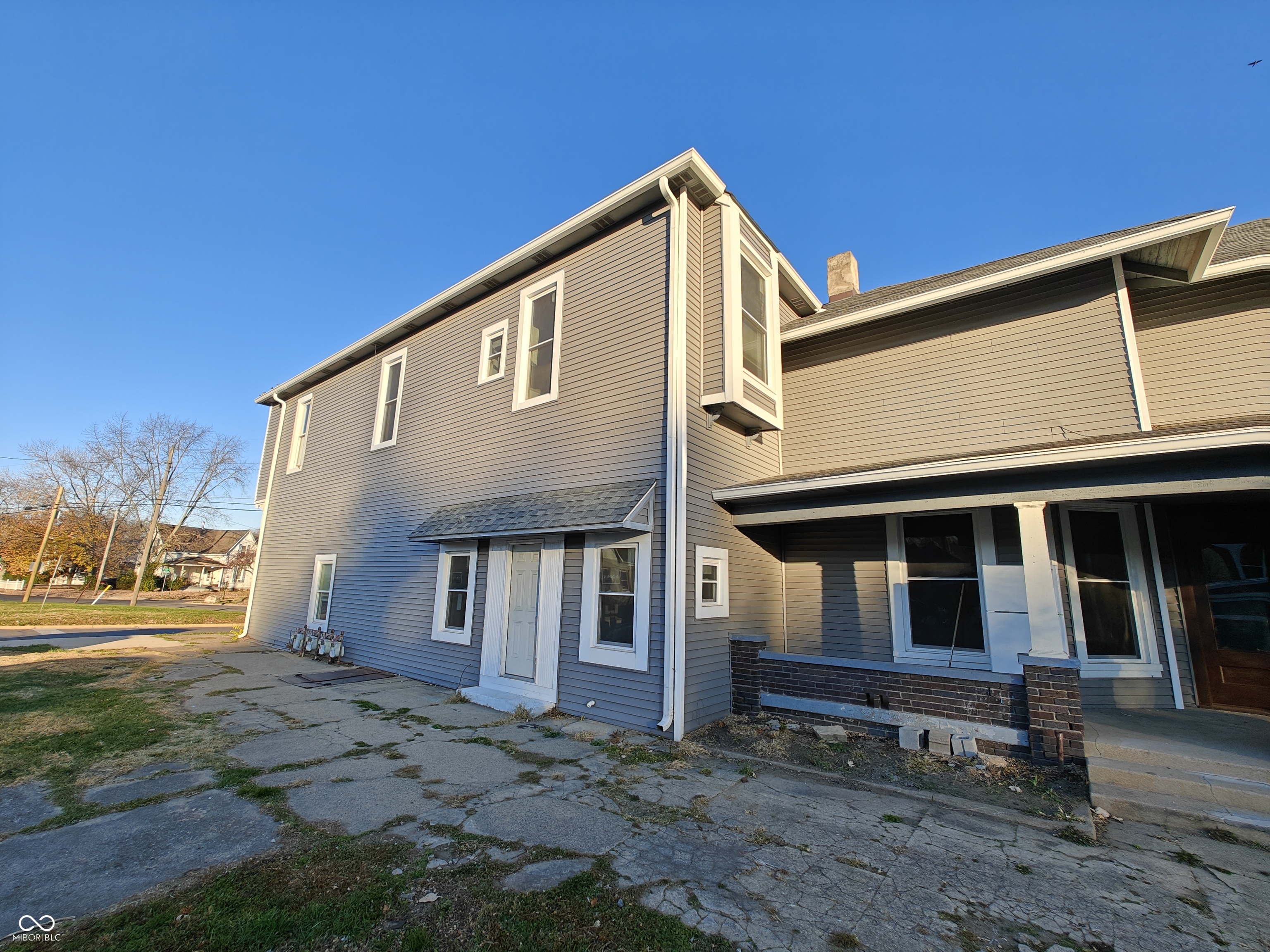 392-1 W Broadway Street Shelbyville IN 46176
