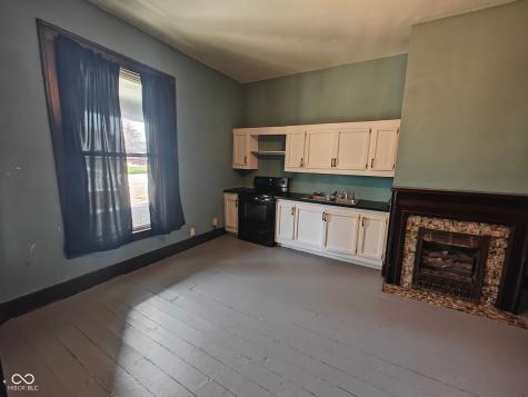 392-1 W Broadway Street Shelbyville IN 46176