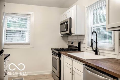 3332 Wallace Avenue Indianapolis IN 46218