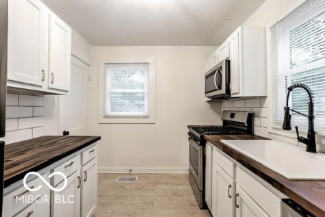 3332 Wallace Avenue Indianapolis IN 46218