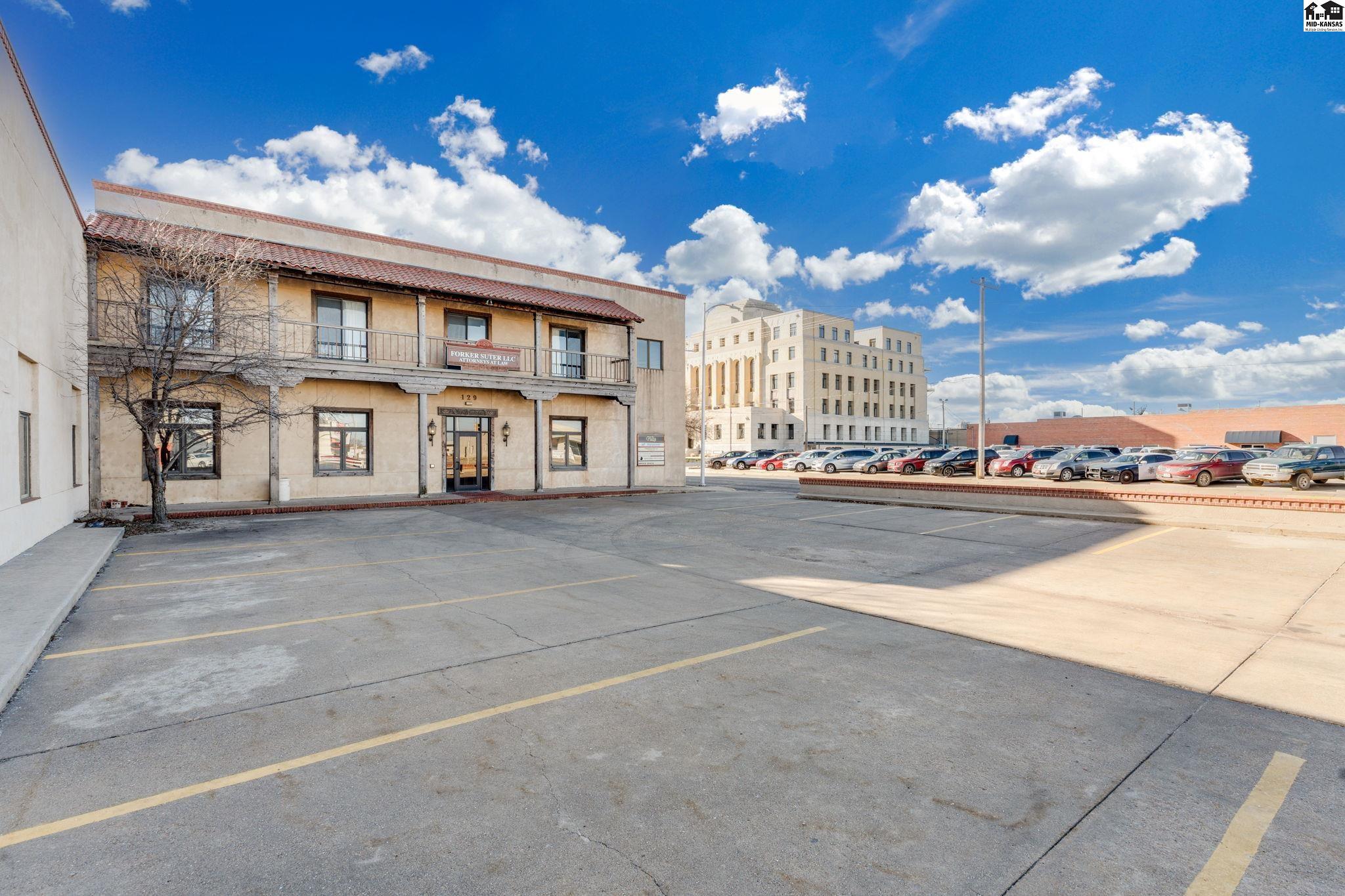 129 W 2nd Avenue Hutchinson KS 67501