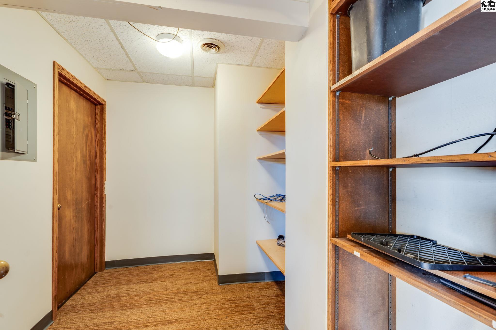 129 W 2nd Avenue Hutchinson KS 67501