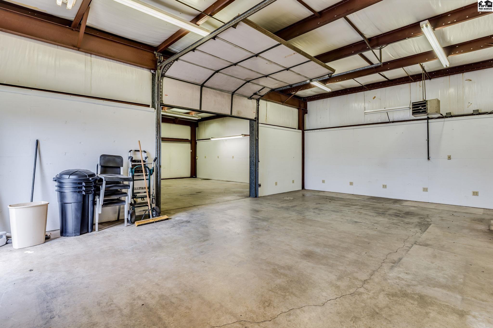 0000 E 4 Hutchinson KS 67501