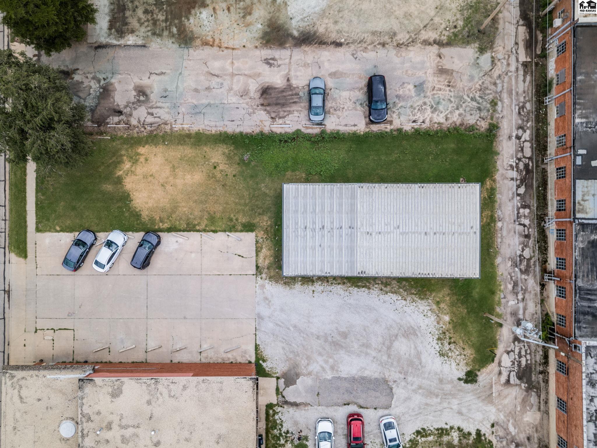 0000 E 4 Hutchinson KS 67501