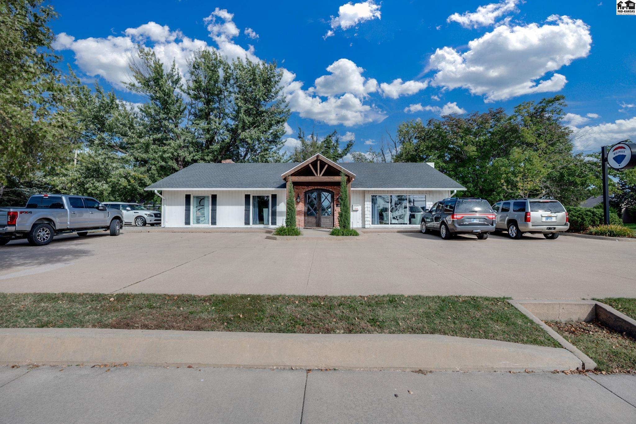 2300 N Lorraine Street Hutchinson KS 67502