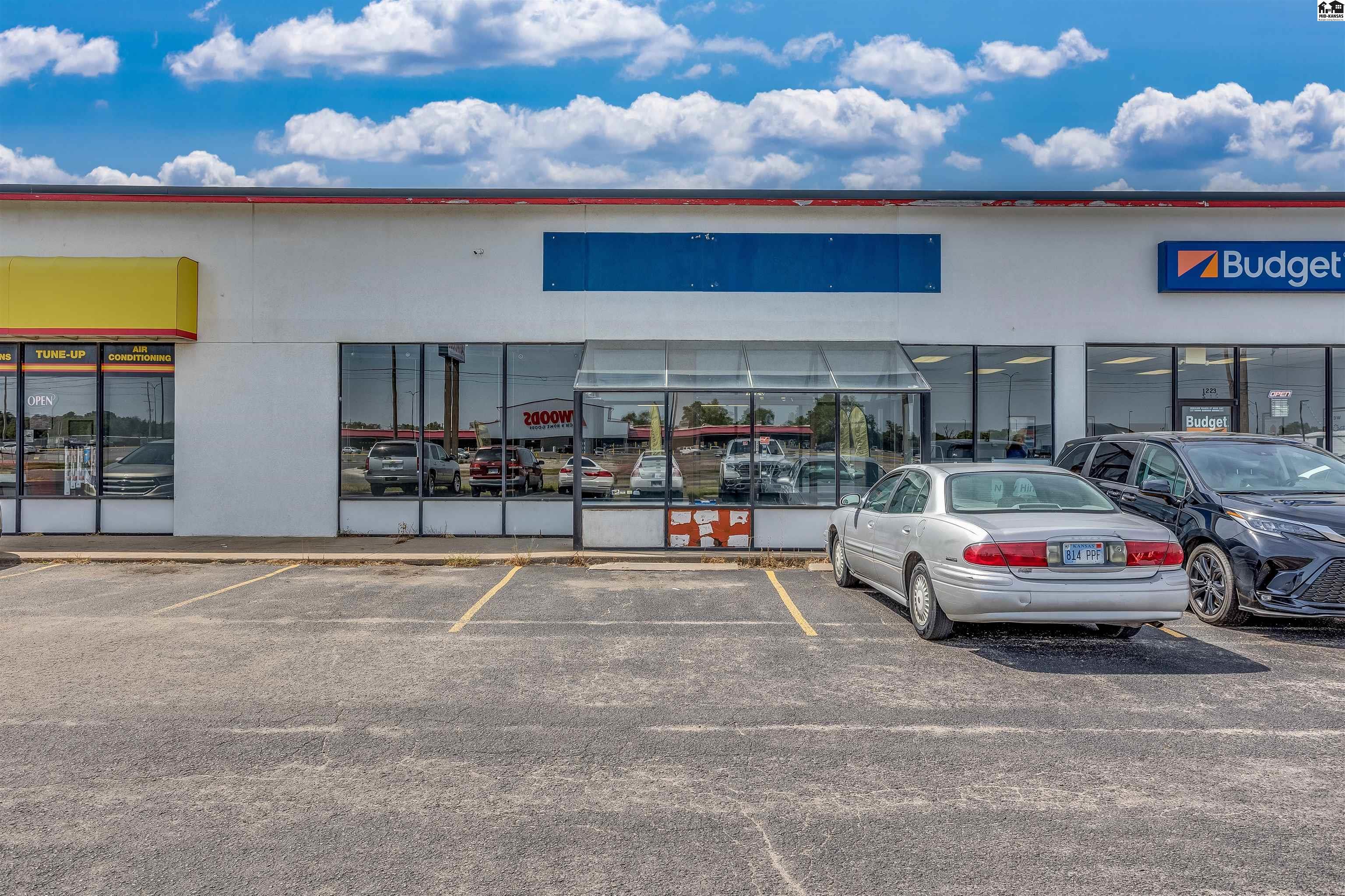 1223 E 30th Avenue Hutchinson KS 67502