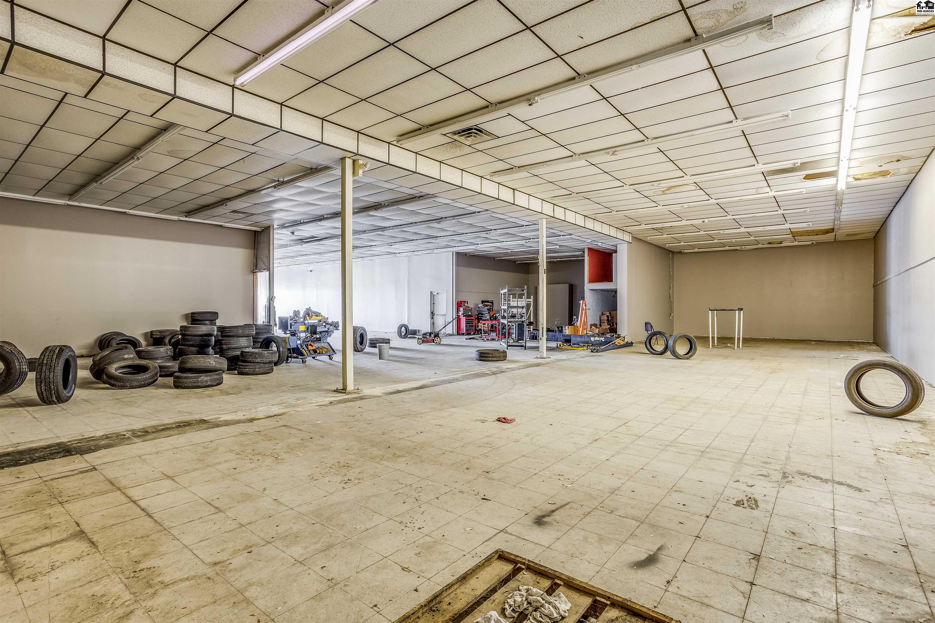 1223 E 30th Avenue Hutchinson KS 67502