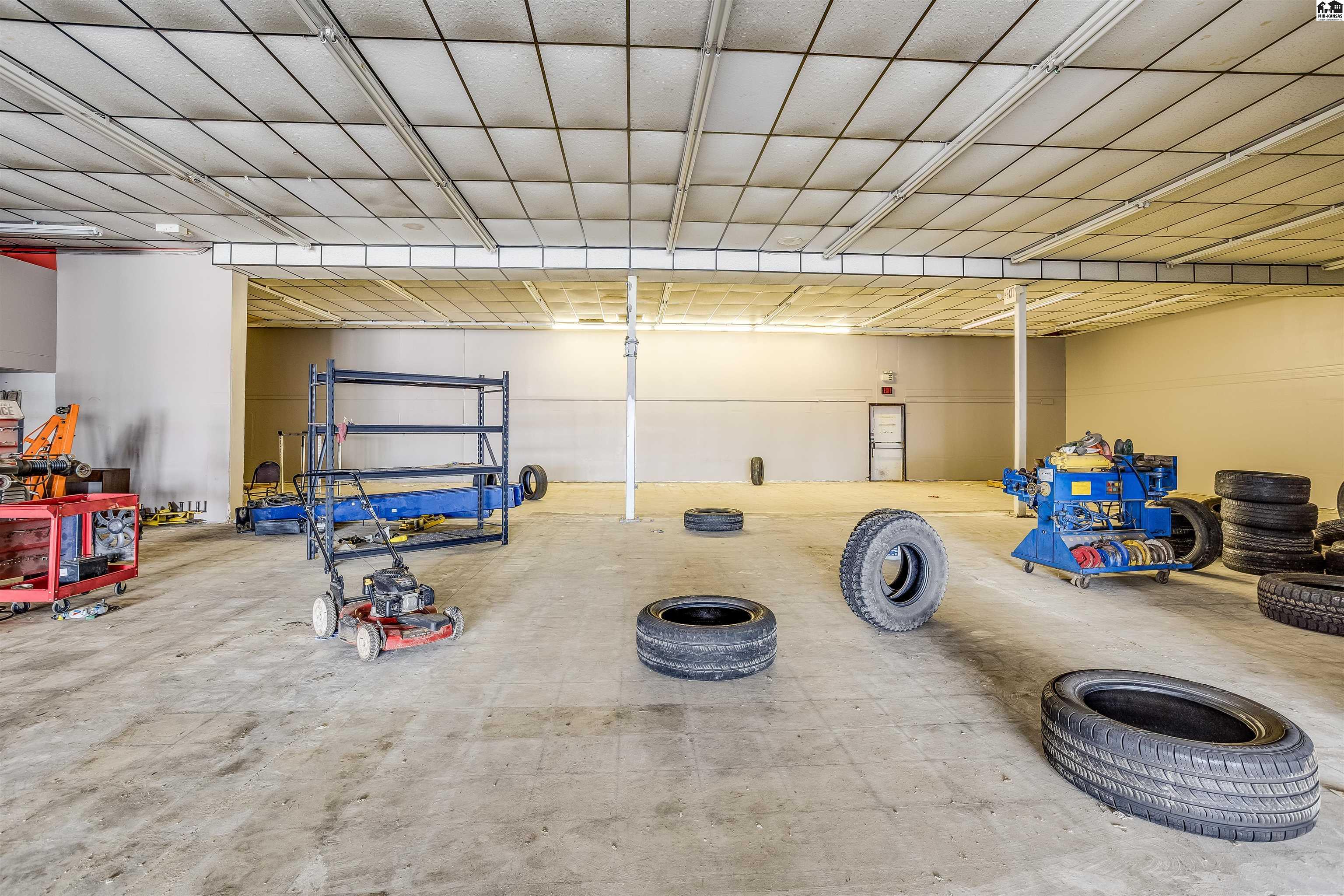 1223 E 30th Avenue Hutchinson KS 67502