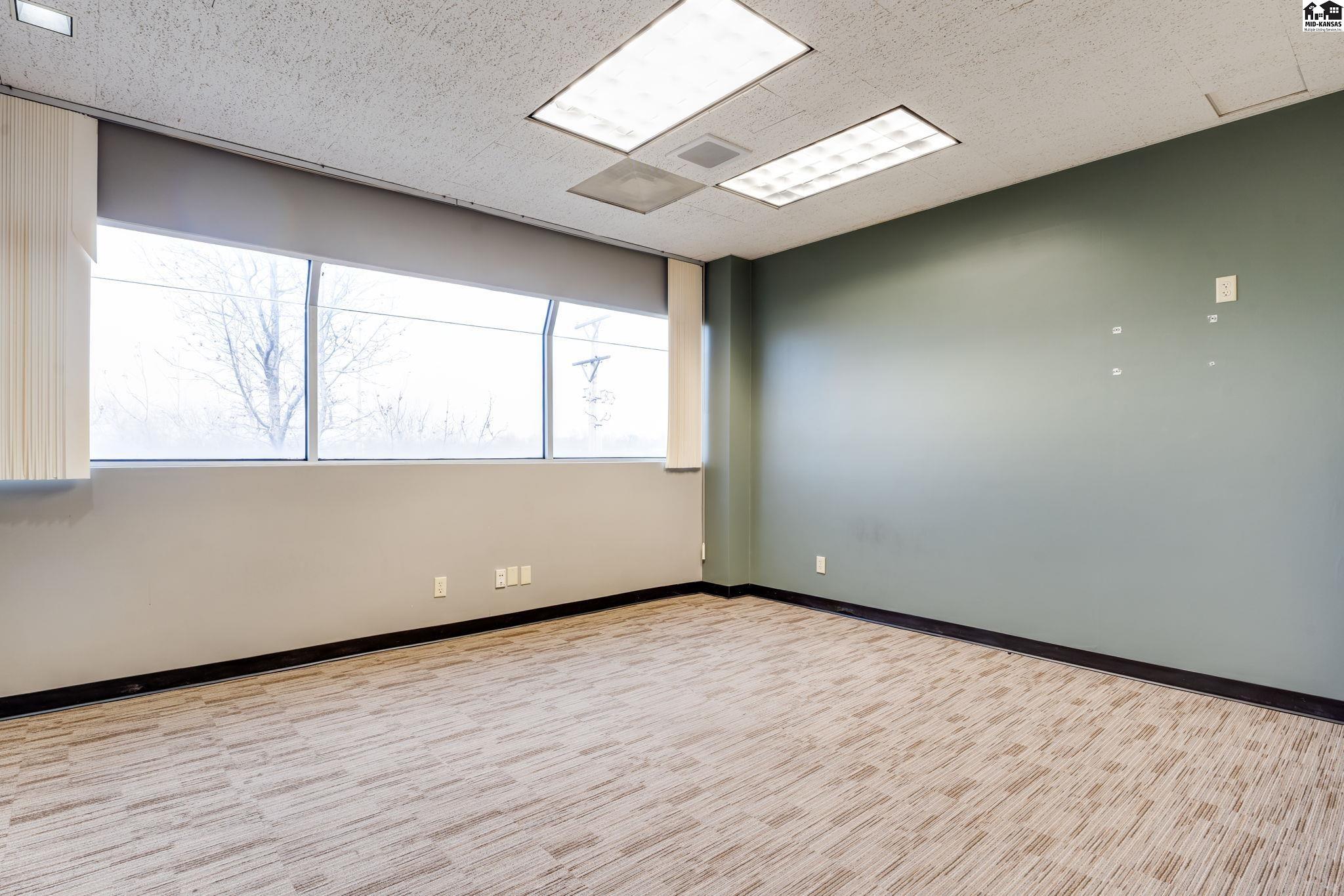 811 E 30 Avenue Hutchinson KS 67502