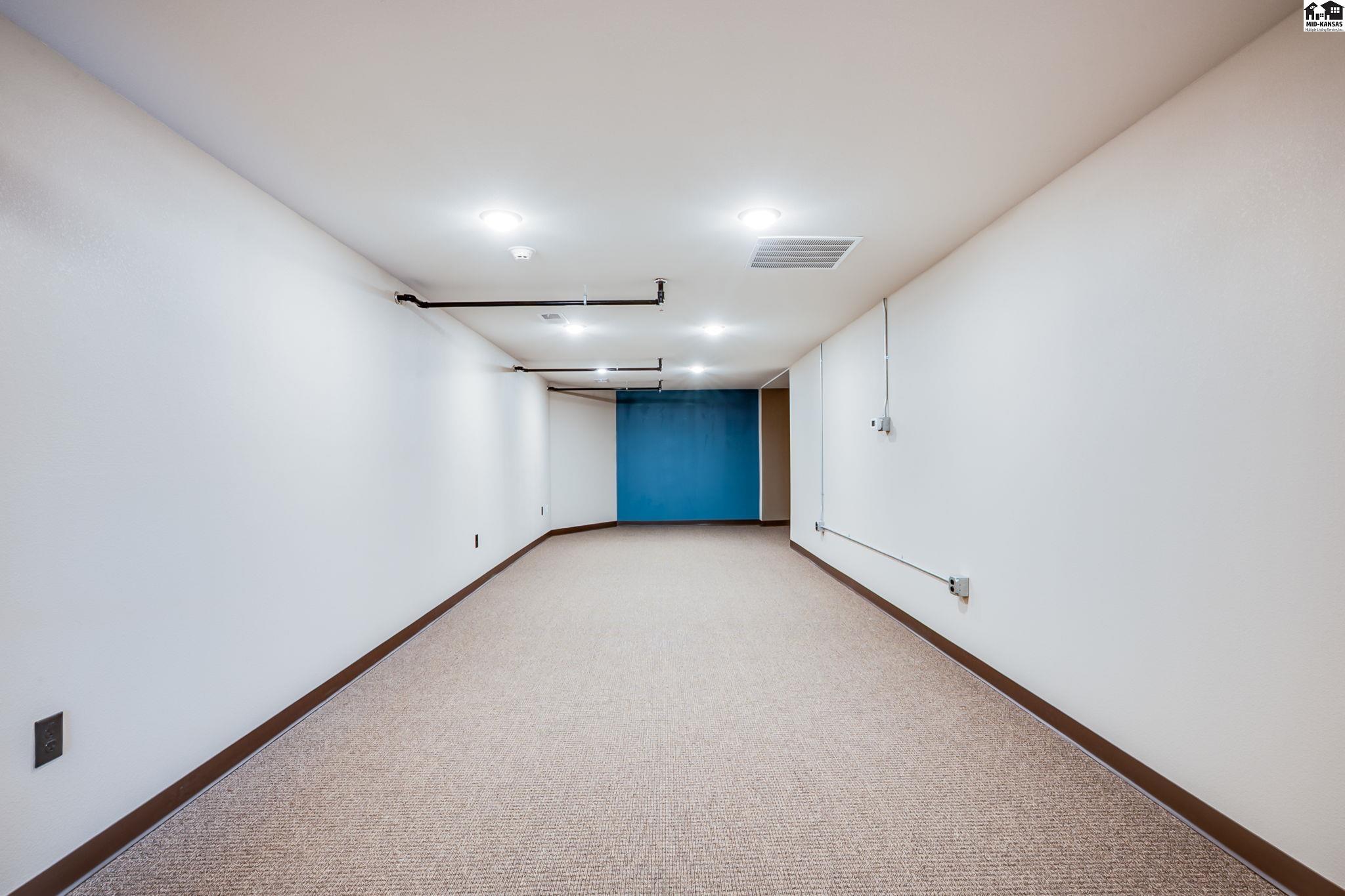 208 N Main Street Hutchinson KS 67501