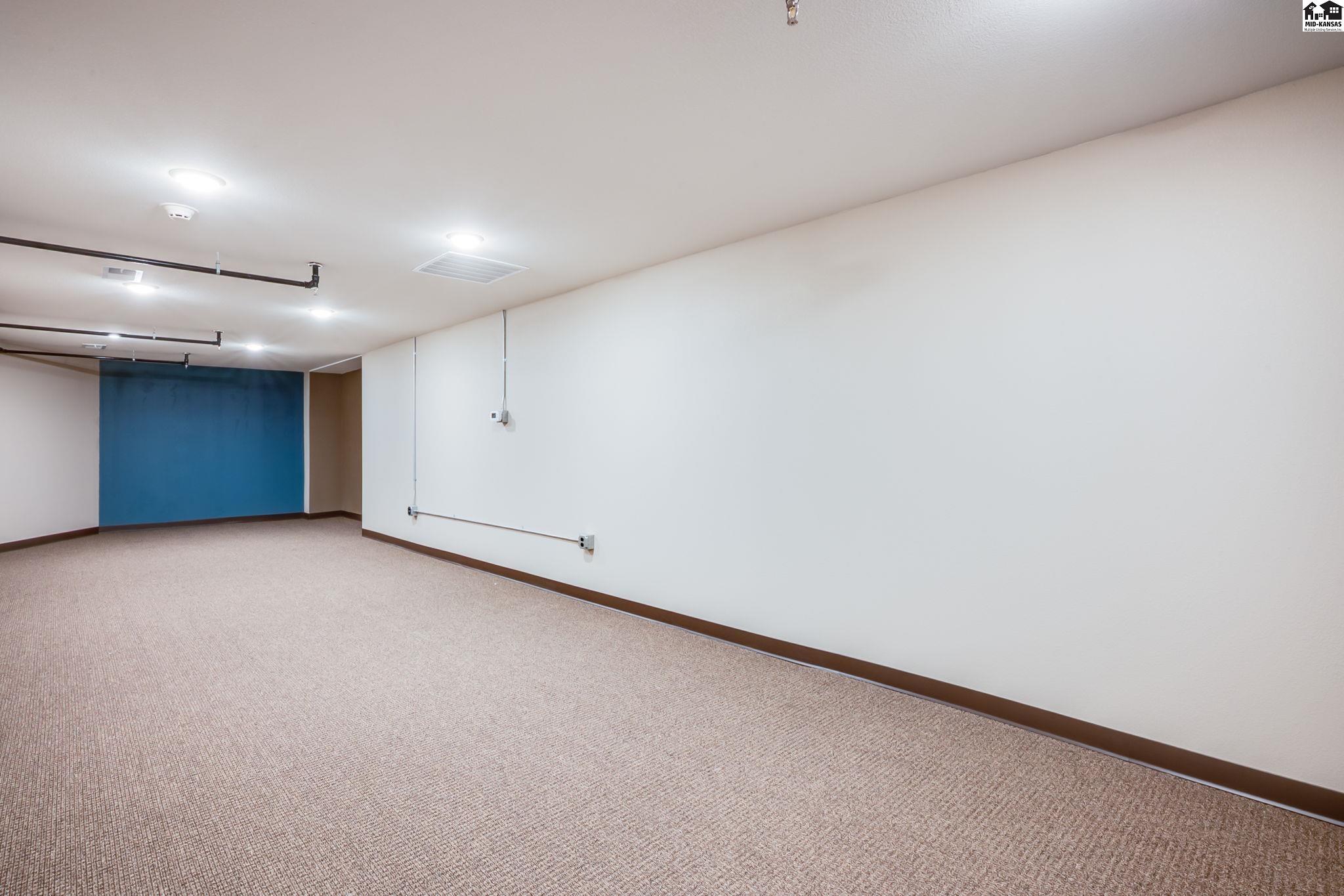 208 N Main Street Hutchinson KS 67501