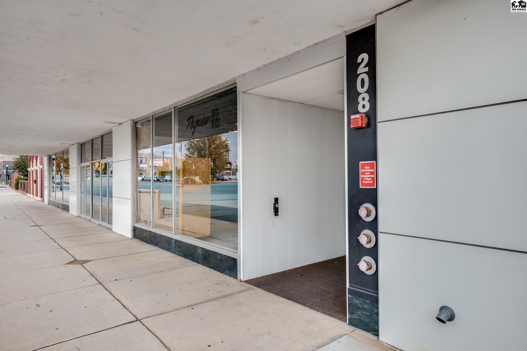 208 N Main Street Hutchinson KS 67501