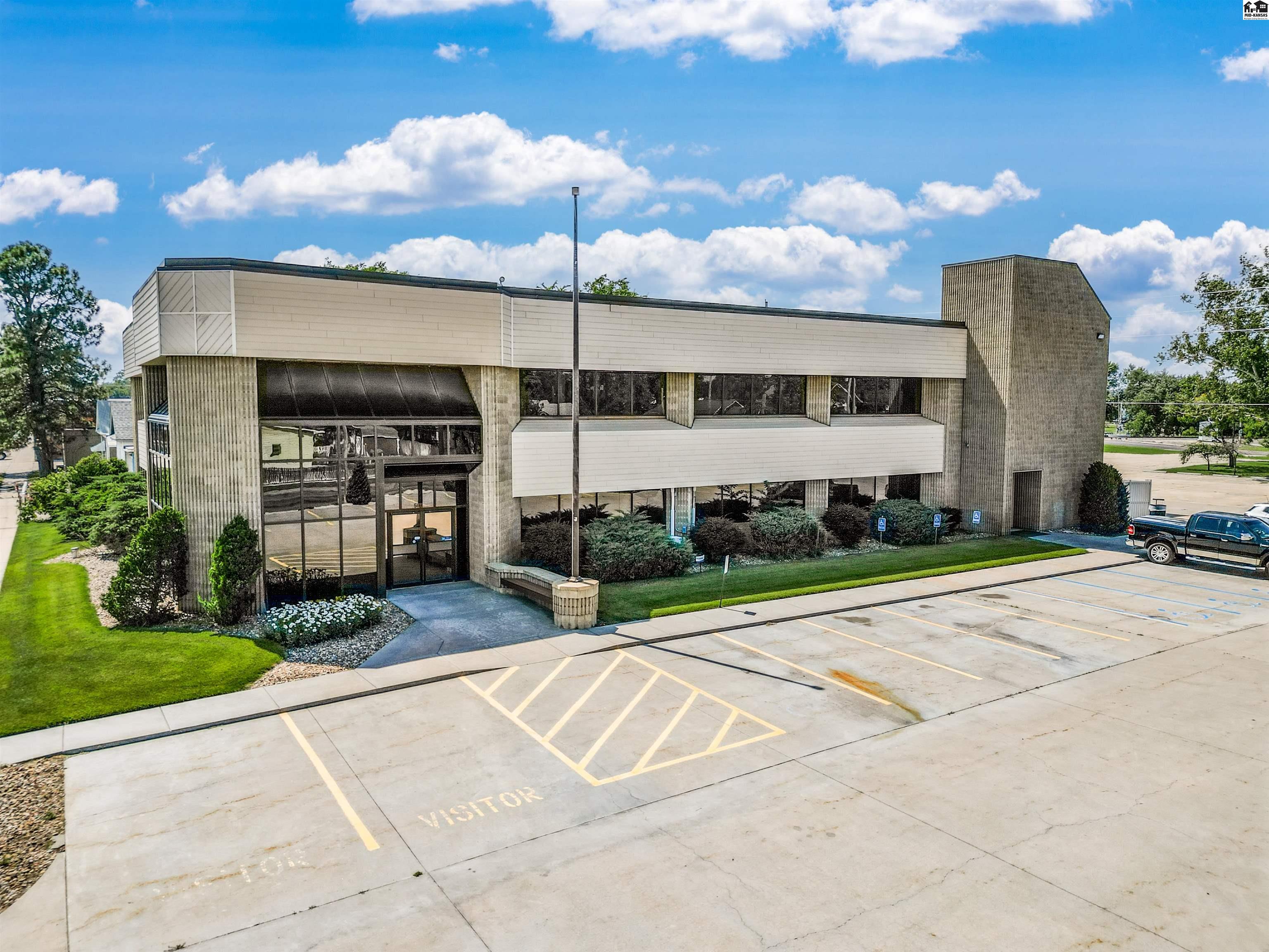 500 W 1st Avenue Hutchinson KS 67501