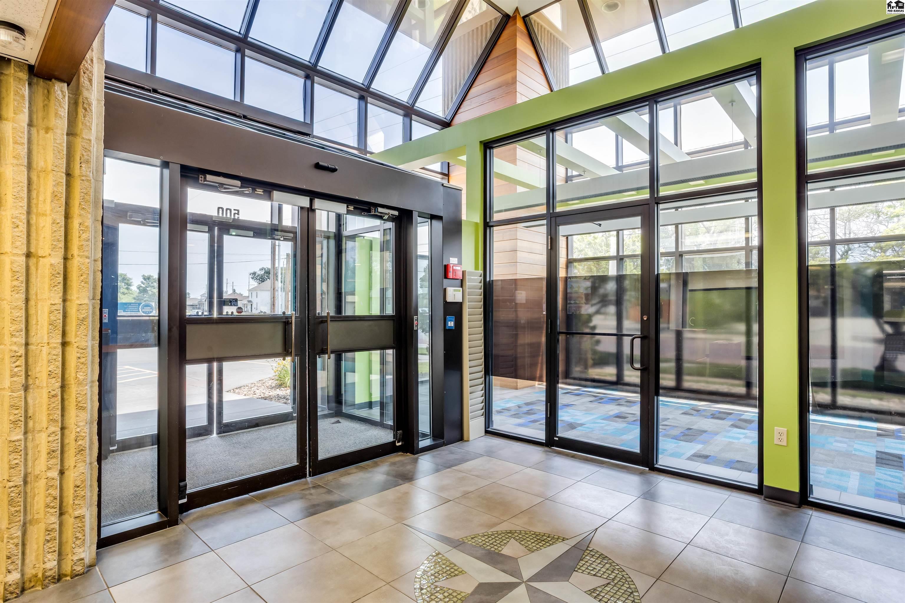 500 W 1st Avenue Hutchinson KS 67501