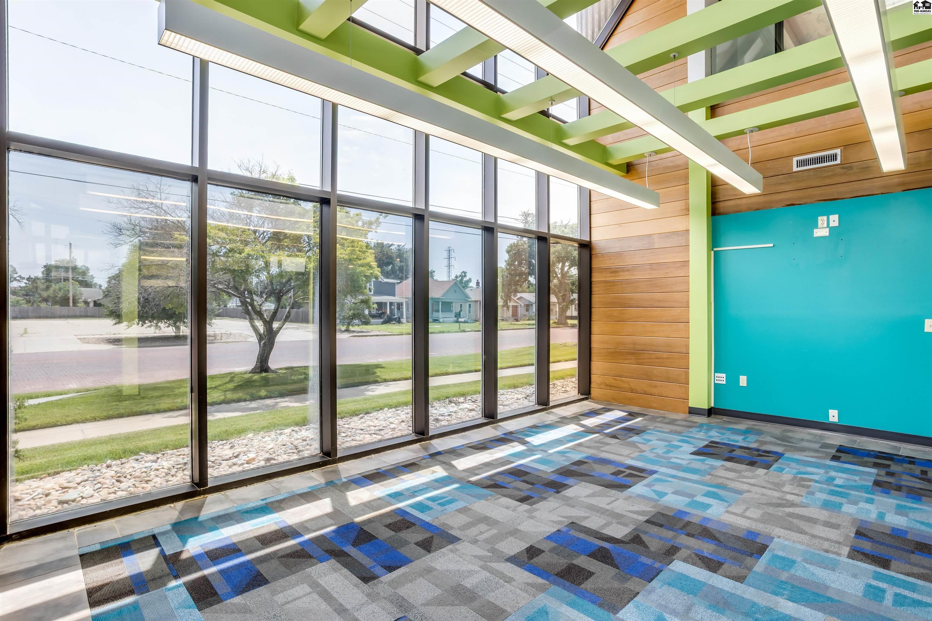 500 W 1st Avenue Hutchinson KS 67501