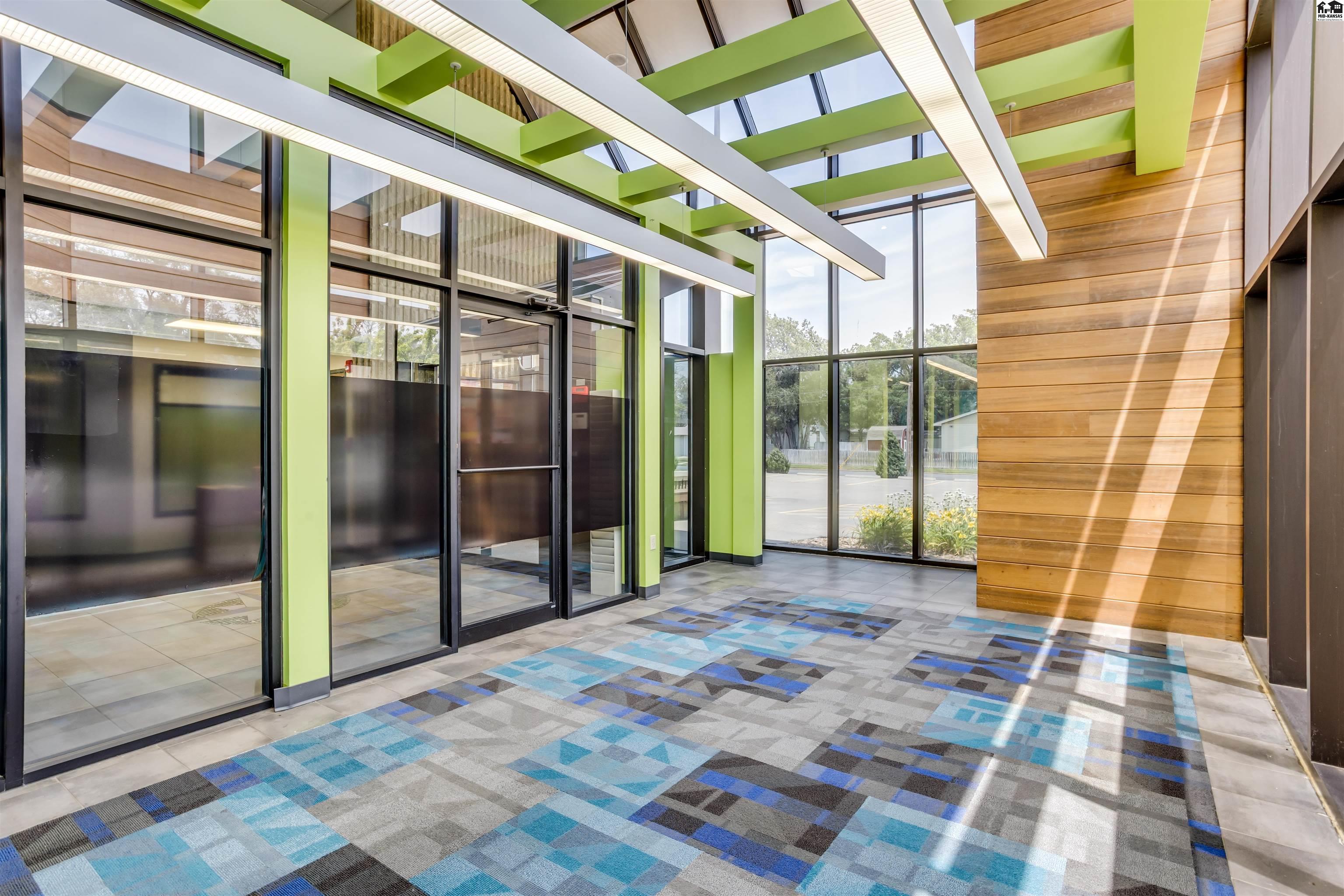 500 W 1st Avenue Hutchinson KS 67501