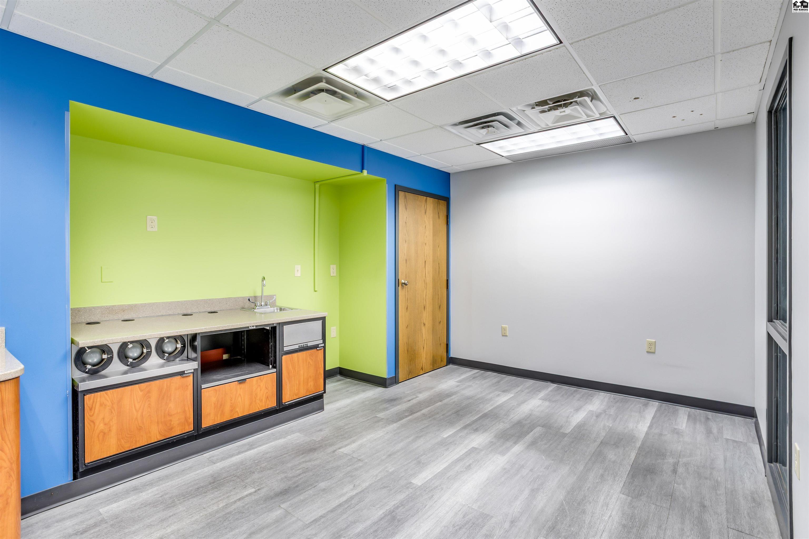 500 W 1st Avenue Hutchinson KS 67501