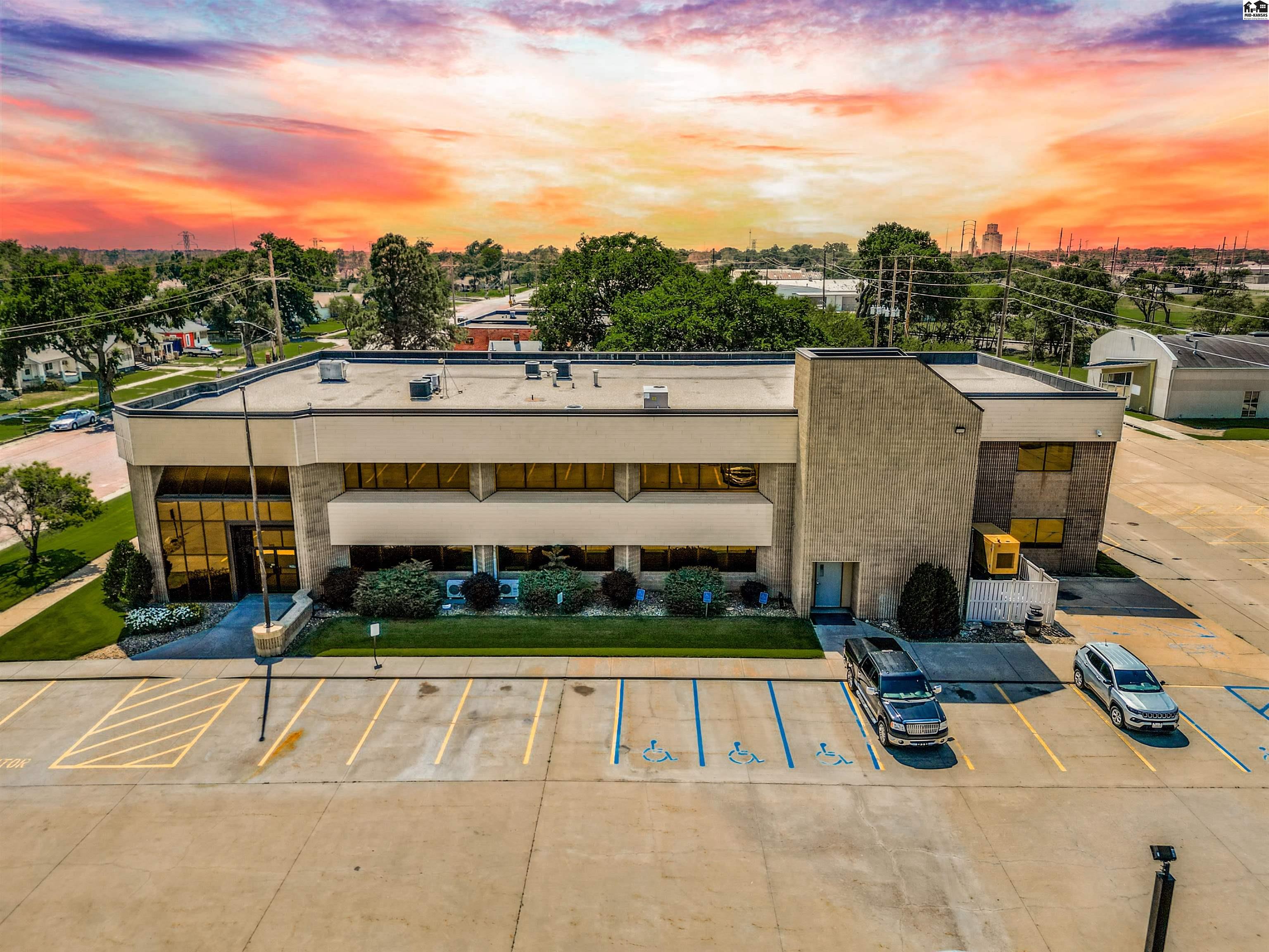 500 W 1st Avenue Hutchinson KS 67501