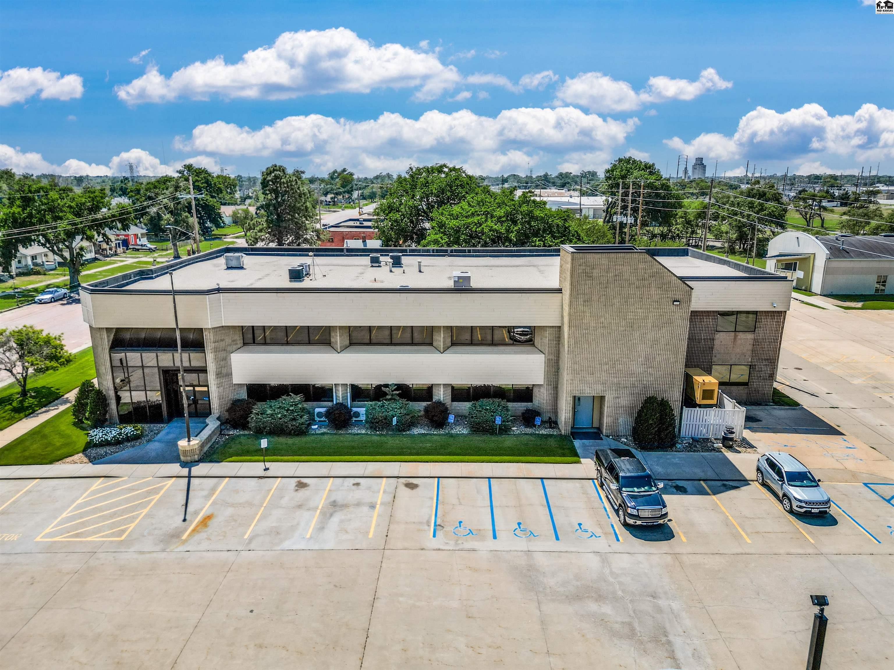 500 W 1st Avenue Hutchinson KS 67501