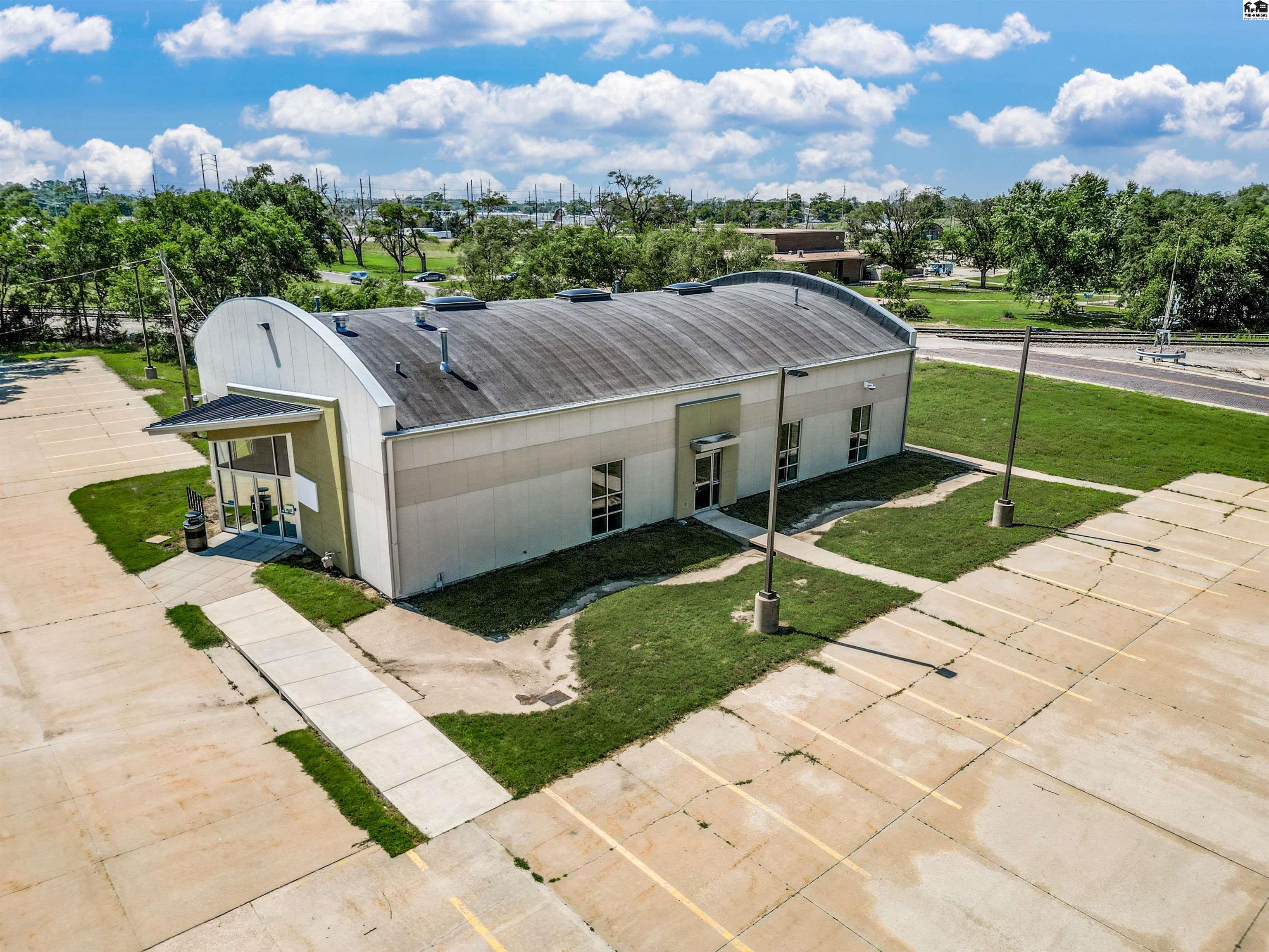 500 W 1st Avenue Hutchinson KS 67501