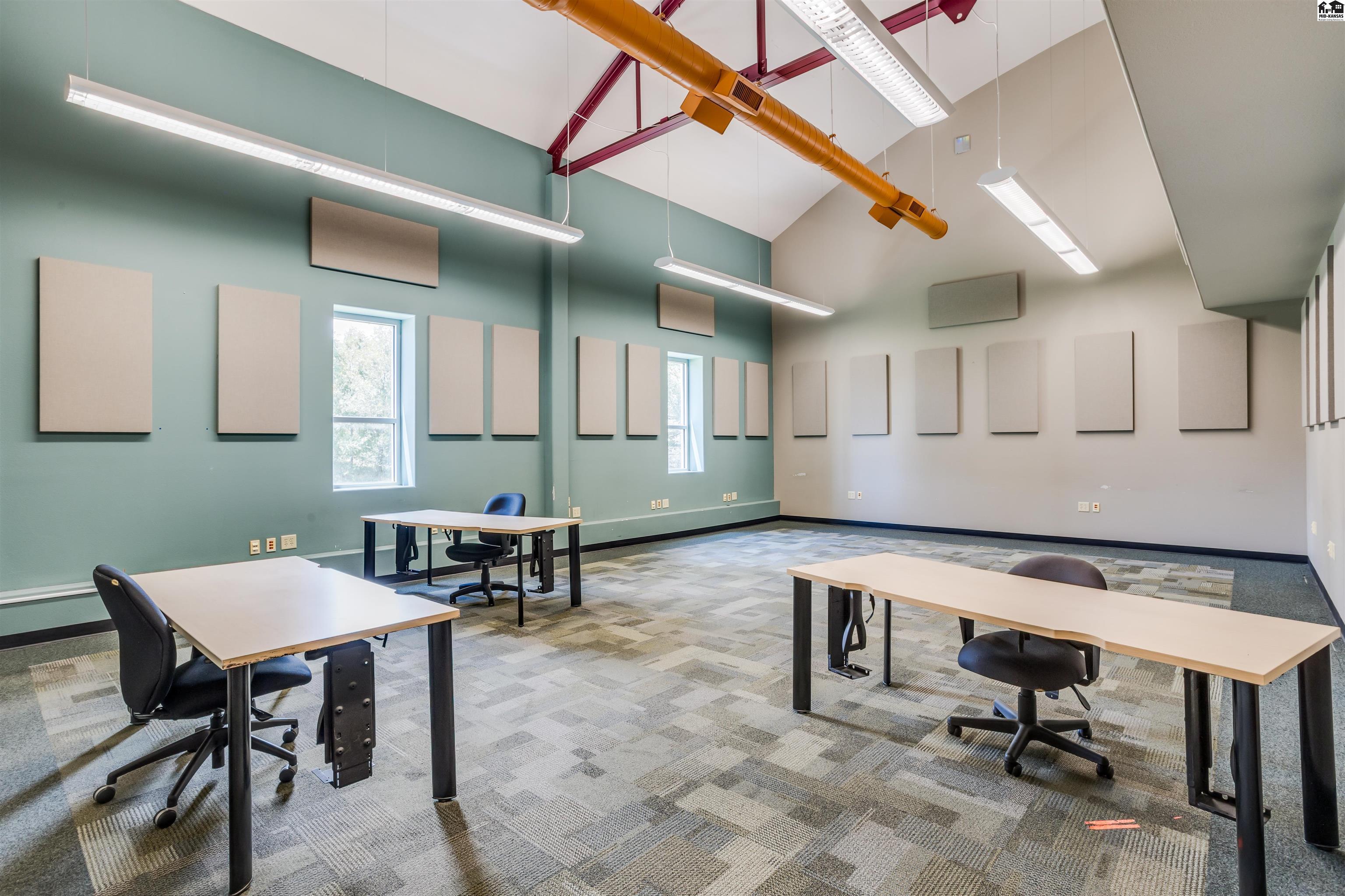 500 W 1st Avenue Hutchinson KS 67501