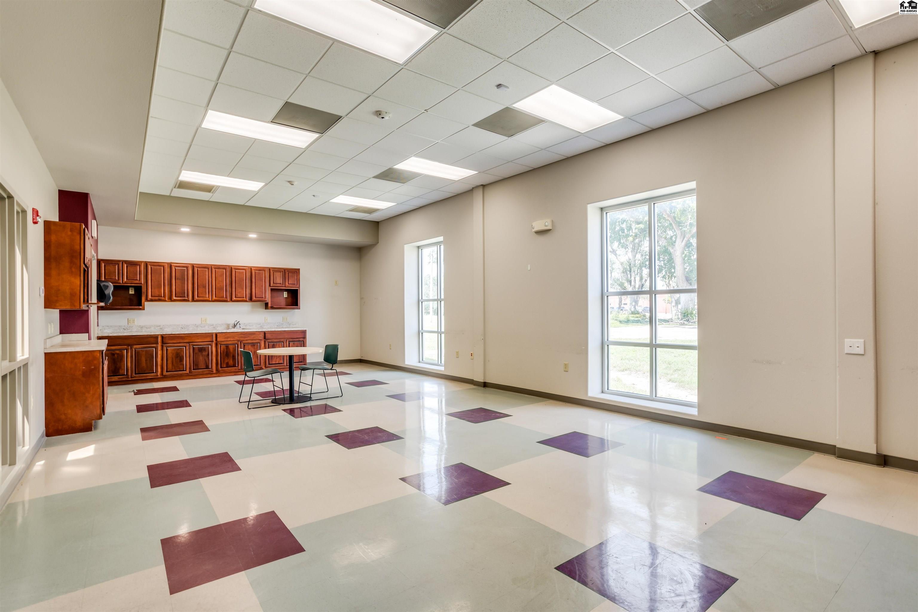 500 W 1st Avenue Hutchinson KS 67501