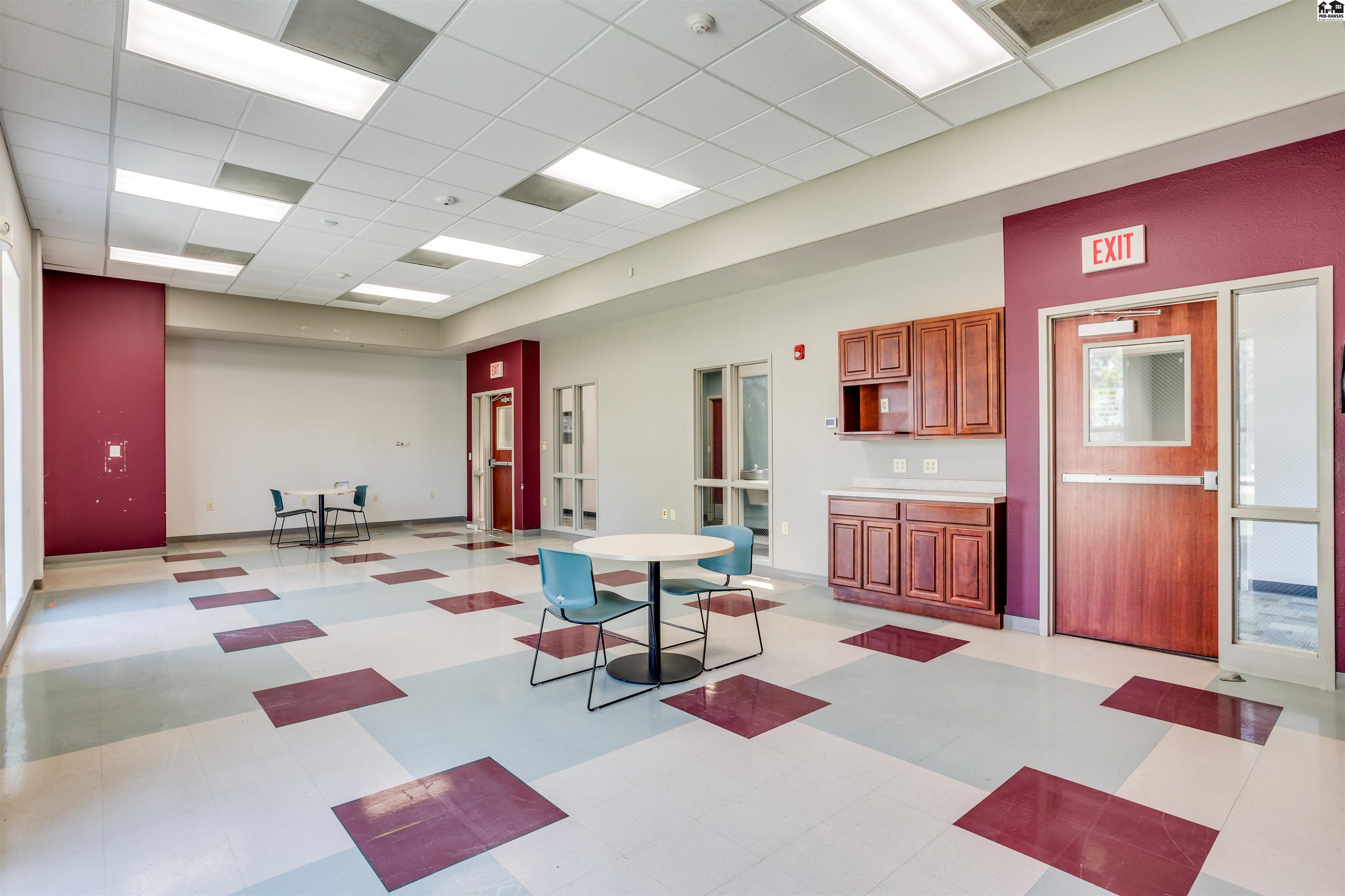 500 W 1st Avenue Hutchinson KS 67501