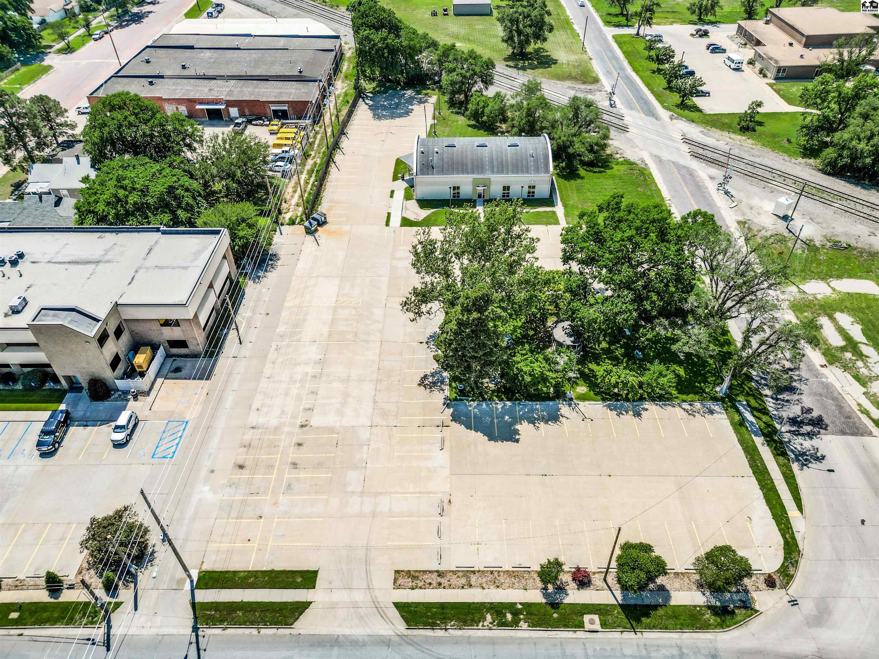 500 W 1st Avenue Hutchinson KS 67501