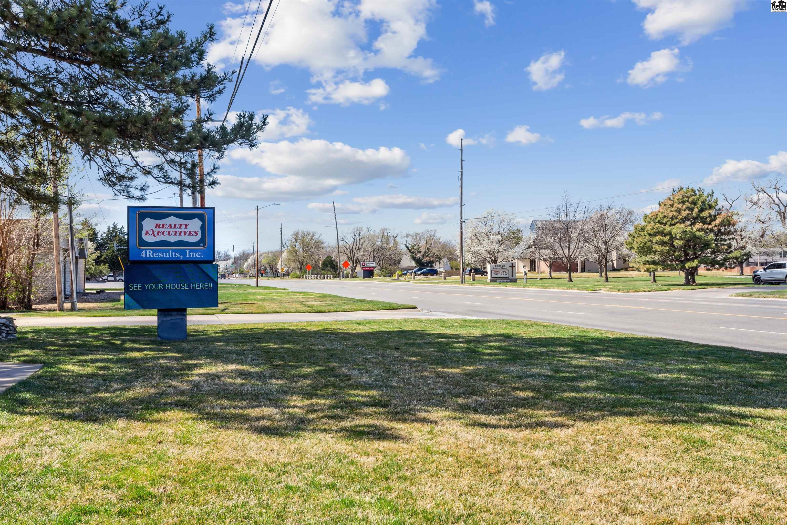 111 E 30th Avenue Hutchinson KS 67502