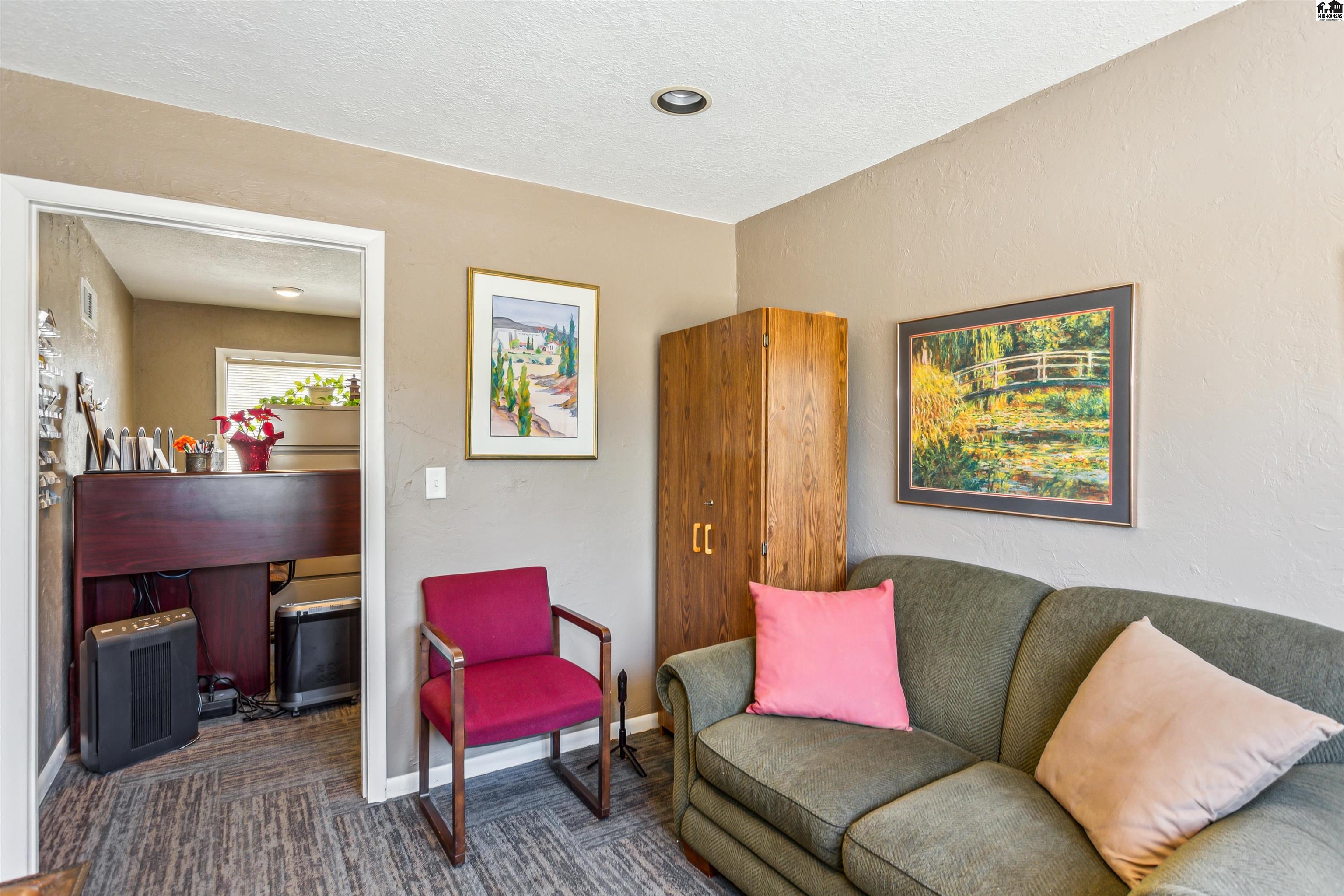 111 E 30th Avenue Hutchinson KS 67502