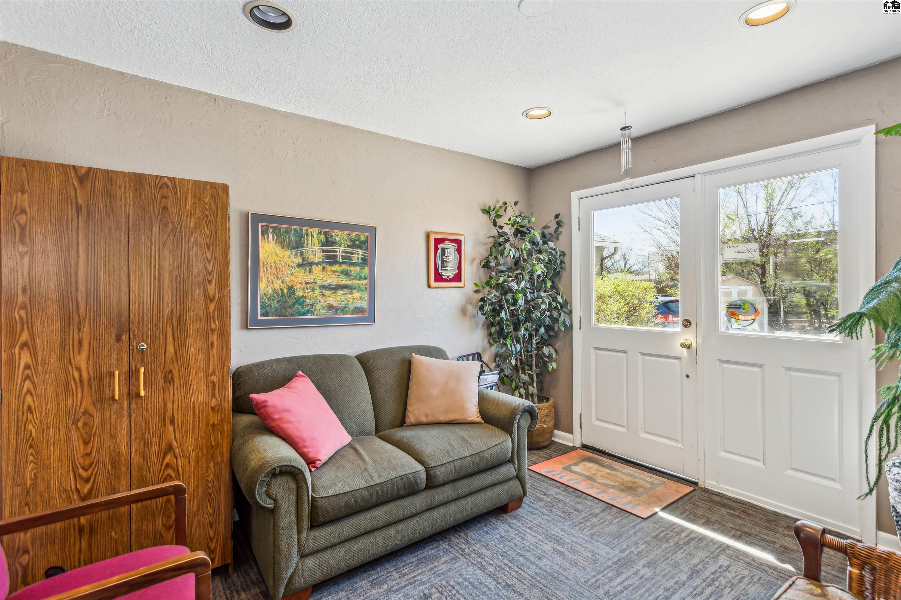 111 E 30th Avenue Hutchinson KS 67502