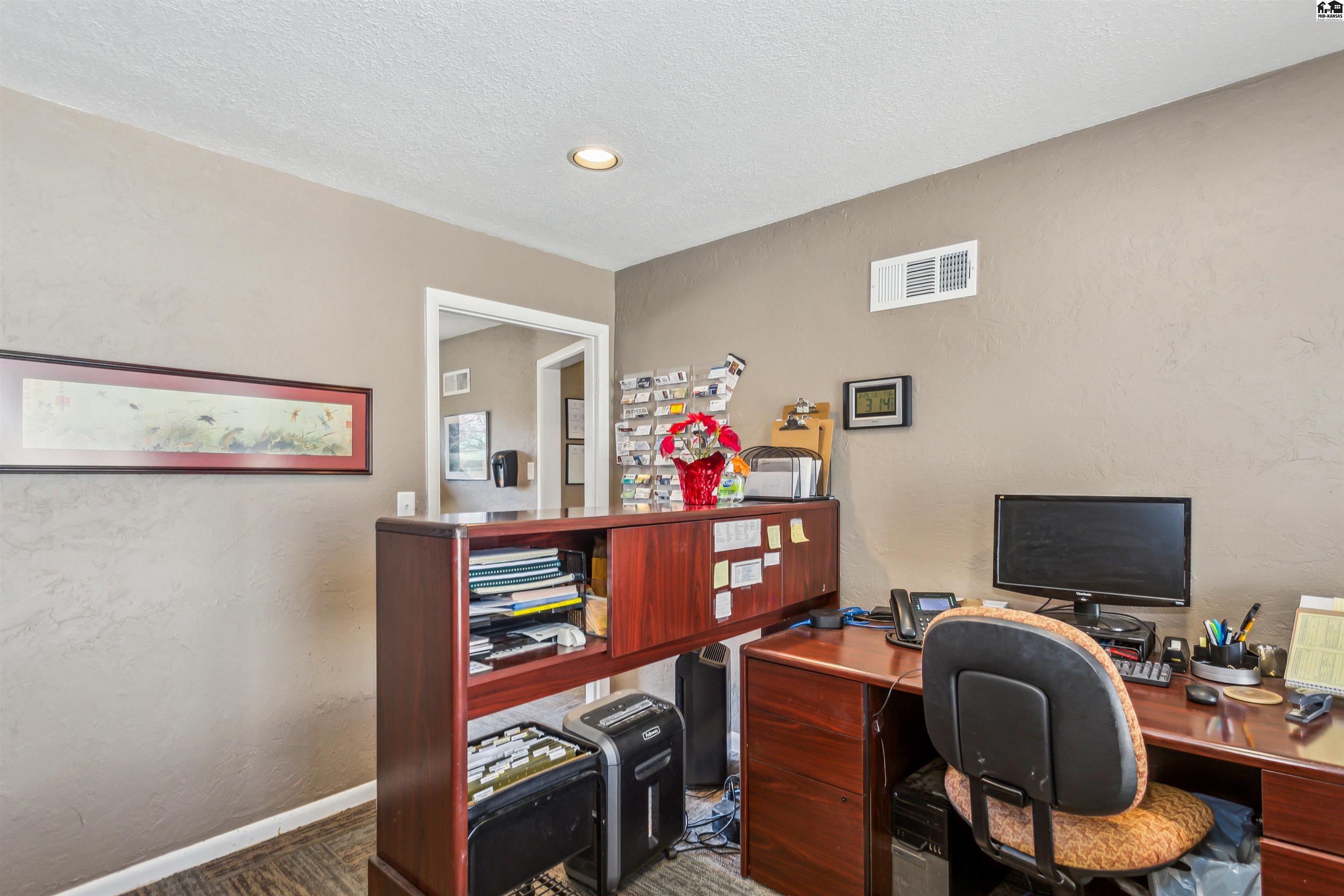 111 E 30th Avenue Hutchinson KS 67502