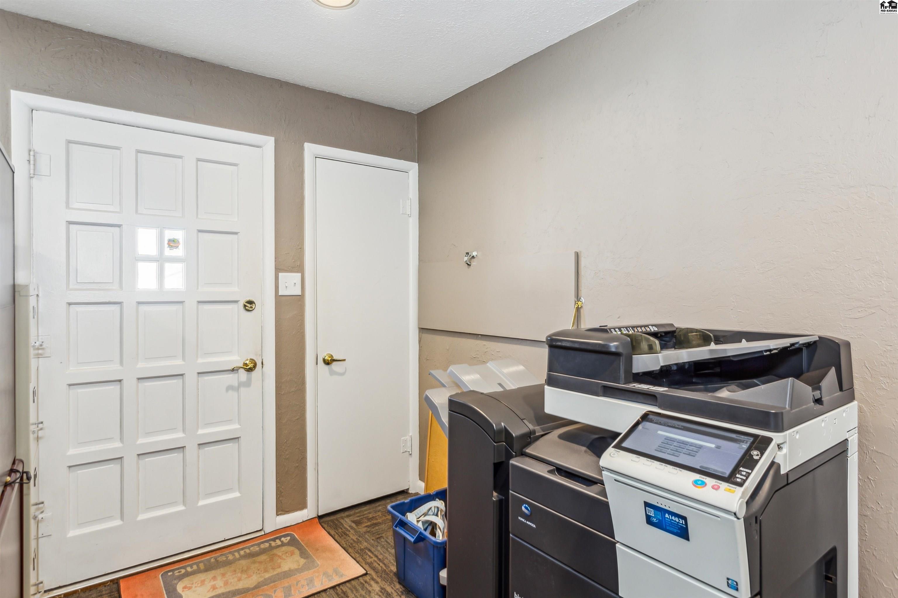 111 E 30th Avenue Hutchinson KS 67502