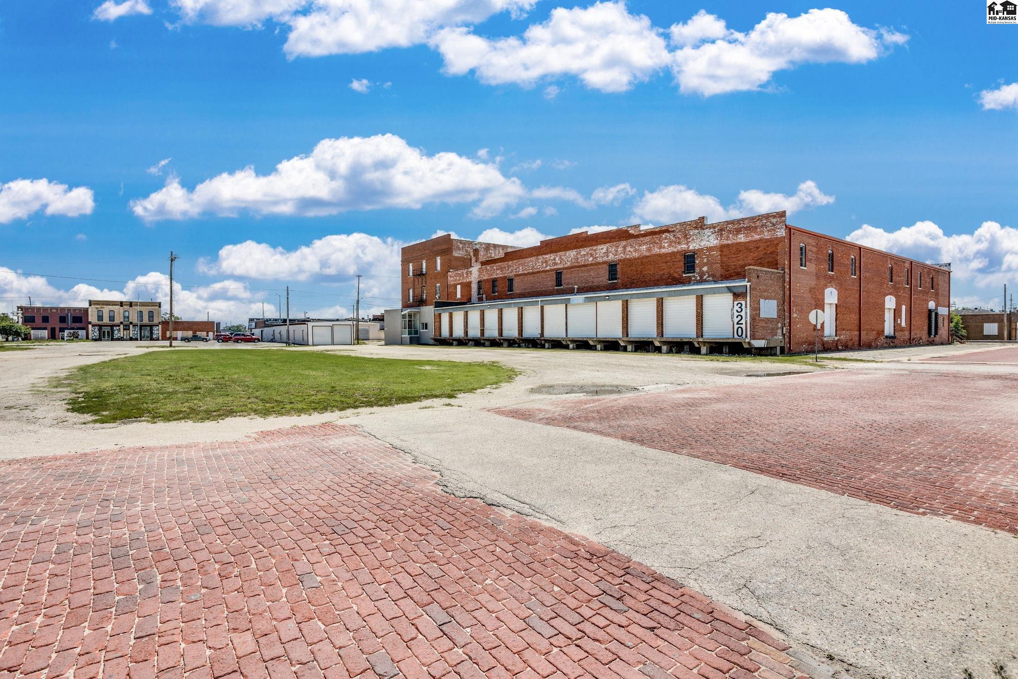 320 S Washington Street Hutchinson KS 67501