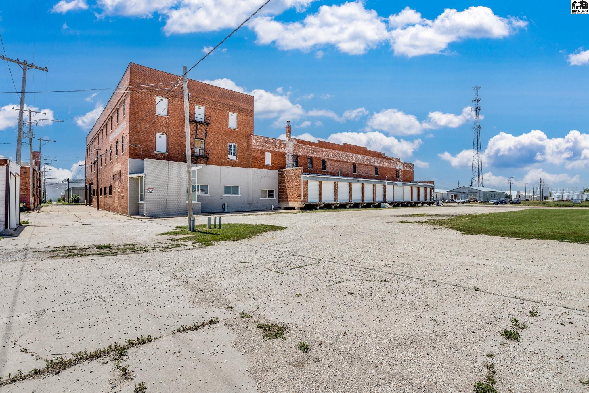 320 S Washington Street Hutchinson KS 67501