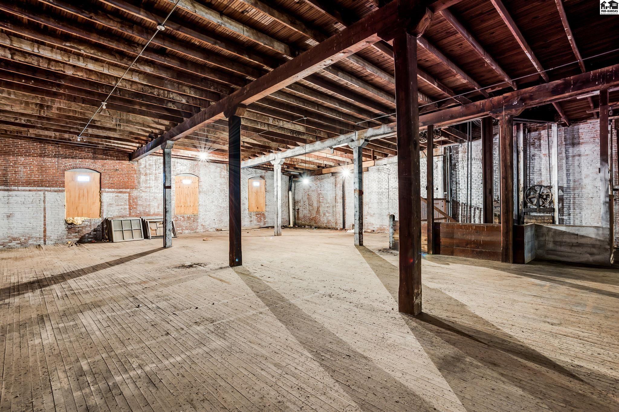 320 S Washington Street Hutchinson KS 67501